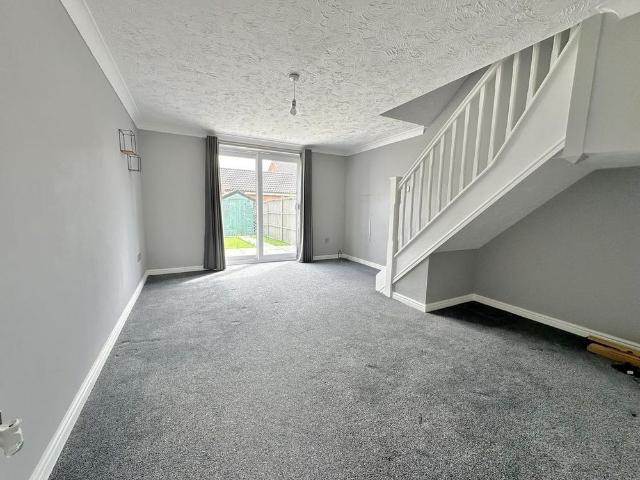 2 bedroom end of terrace house to rent