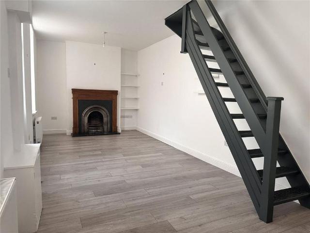 2 bedroom end of terrace house to rent