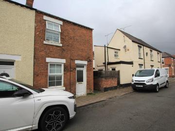 2 bedroom end of terrace house to rent