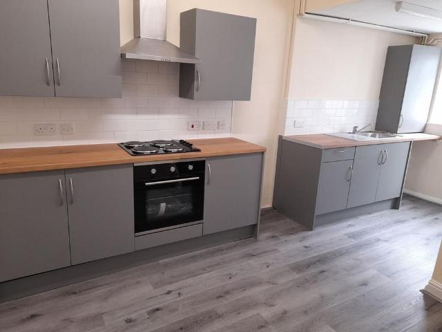 2 bedroom end of terrace house to rent