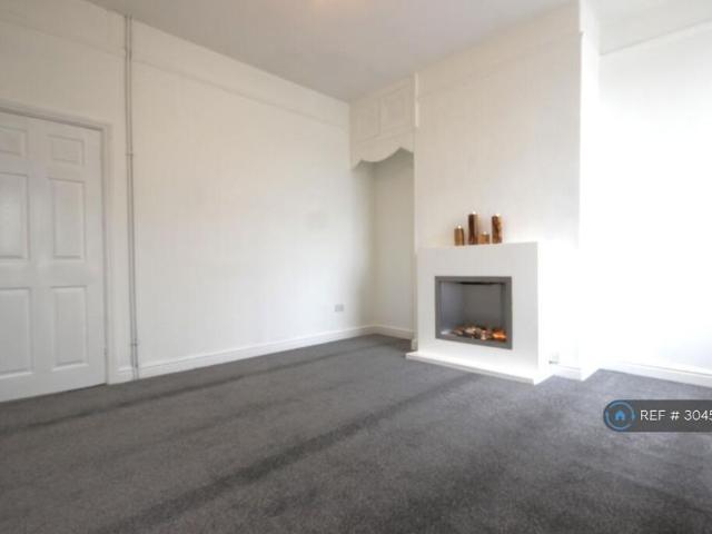 2 bedroom end of terrace house to rent