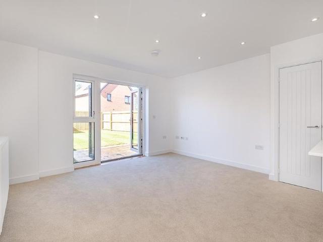 2 bedroom end of terrace house to rent