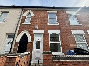 2 bedroom end of terrace house to rent