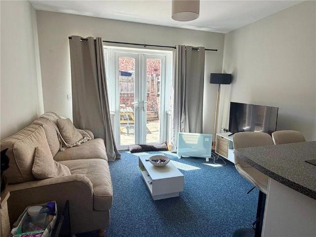 2 bedroom end of terrace house to rent