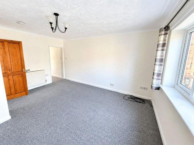 2 bedroom end of terrace house to rent