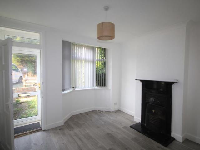 2 bedroom end of terrace house to rent