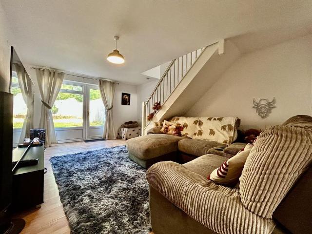 2 bedroom end of terrace house to rent