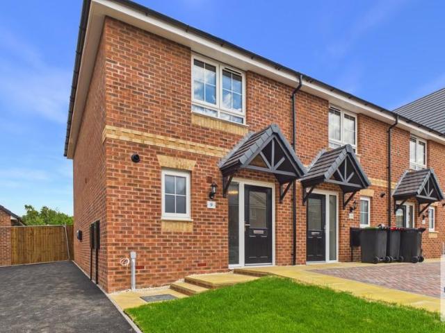 2 bedroom end of terrace house to rent