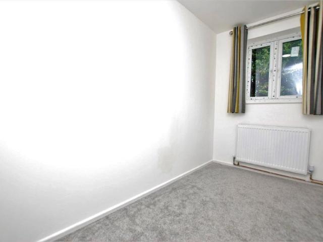 2 bedroom end of terrace house to rent