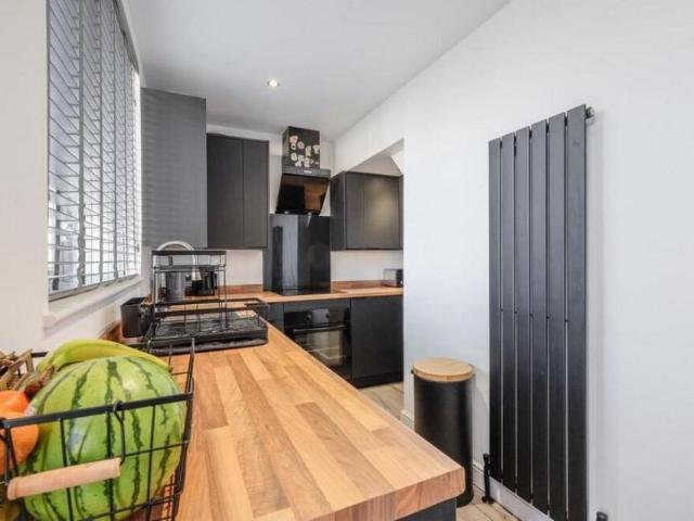 2 bedroom end of terrace house to rent