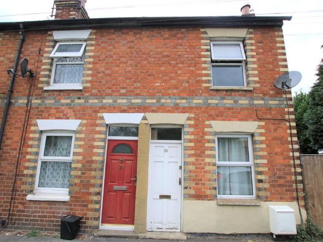 2 bedroom end of terrace house to rent