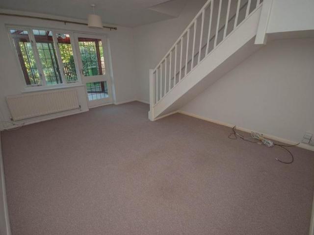 2 bedroom end of terrace house to rent