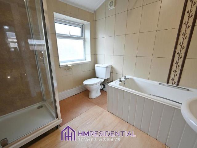 2 bedroom end of terrace house to rent