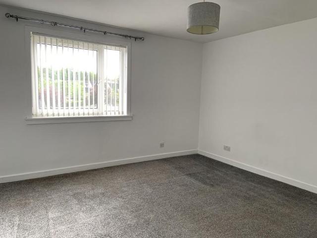 2 bedroom end of terrace house to rent