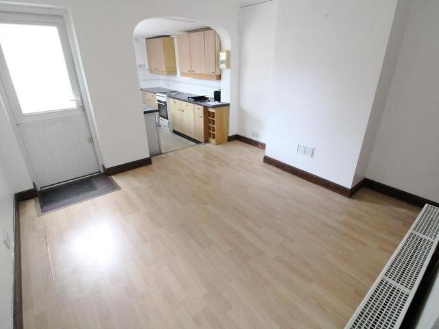 2 bedroom end of terrace house to rent