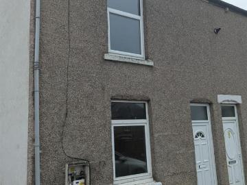 2 bedroom end of terrace house to rent