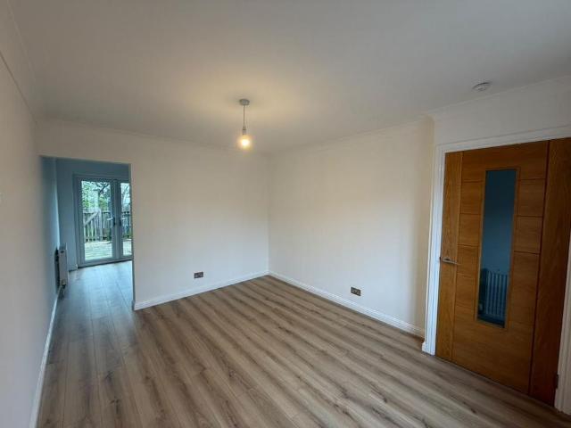 2 bedroom end of terrace house to rent