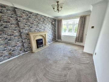 2 bedroom end of terrace house to rent