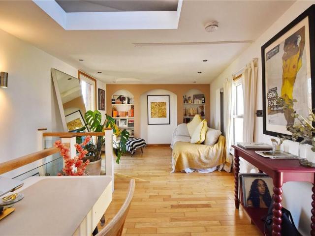 2 bedroom end of terrace house to rent