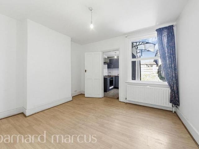 2 bedroom end of terrace house to rent