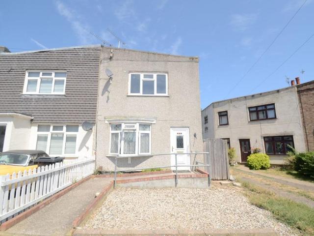 2 bedroom end of terrace house to rent