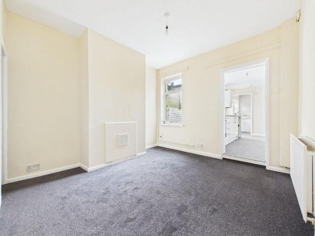2 bedroom end of terrace house to rent