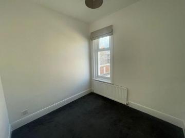 2 bedroom end of terrace house to rent