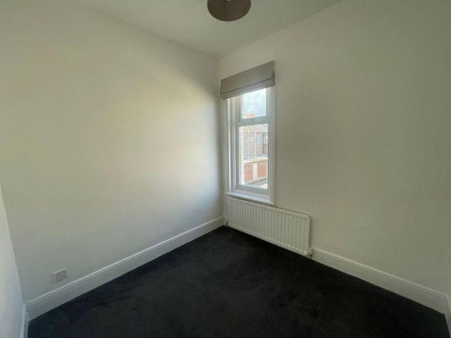 2 bedroom end of terrace house to rent