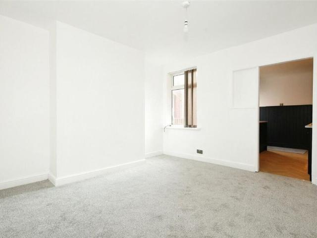 2 bedroom end of terrace house to rent