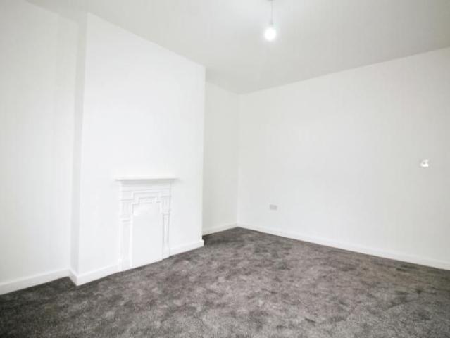 2 bedroom end of terrace house to rent