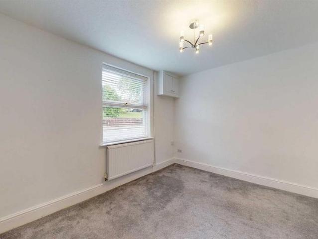 2 bedroom end of terrace house to rent