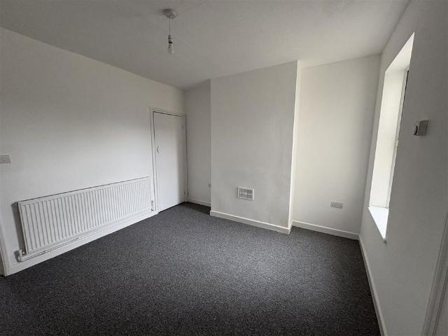 2 bedroom end of terrace house to rent