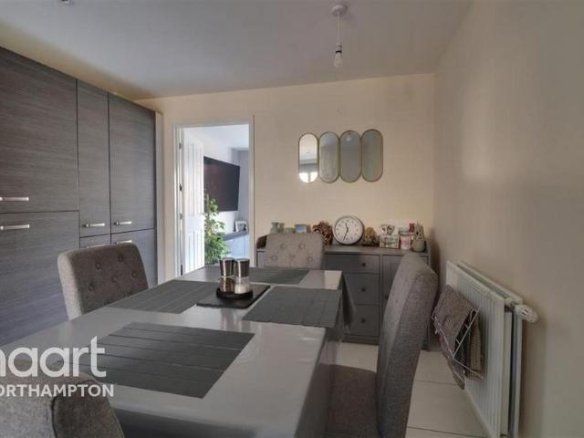 2 bedroom end of terrace house to rent