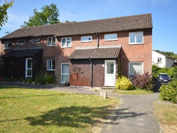 2 bedroom end of terrace house to rent