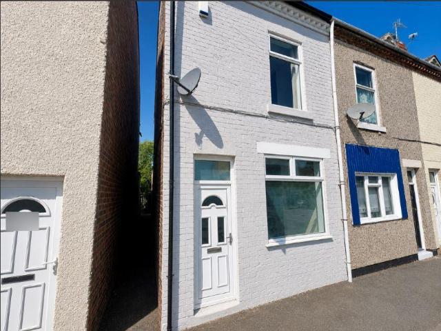 2 bedroom end of terrace house to rent