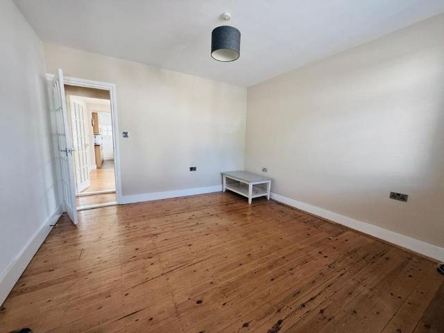 2 bedroom end of terrace house to rent