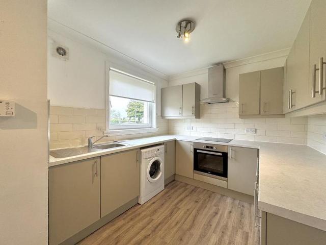 2 bedroom end of terrace house to rent