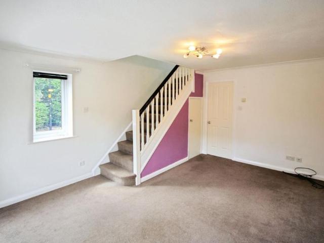 2 bedroom end of terrace house to rent