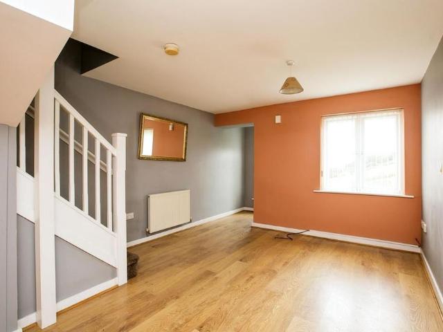 2 bedroom end of terrace house to rent