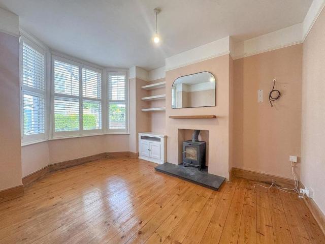2 bedroom end of terrace house to rent