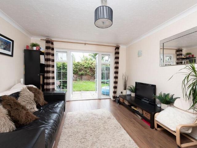 2 bedroom end of terrace house to rent