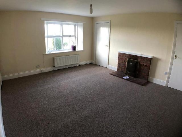 2 bedroom end of terrace house to rent