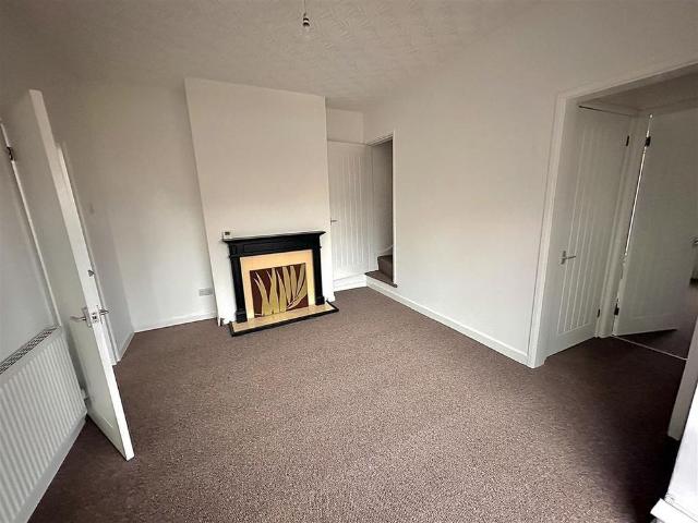 2 bedroom end of terrace house to rent