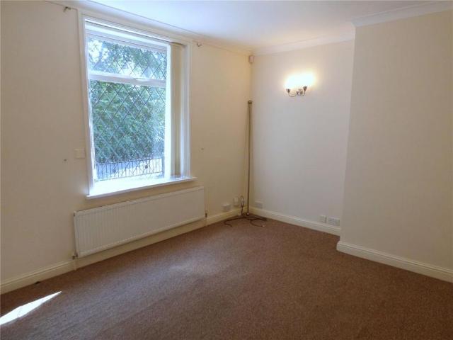 2 bedroom end of terrace house to rent