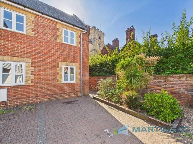 2 bedroom end of terrace house to rent