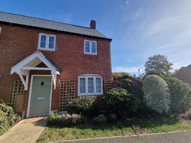 2 bedroom end of terrace house to rent