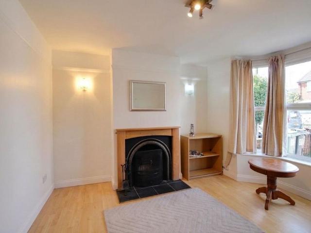 2 bedroom end of terrace house to rent