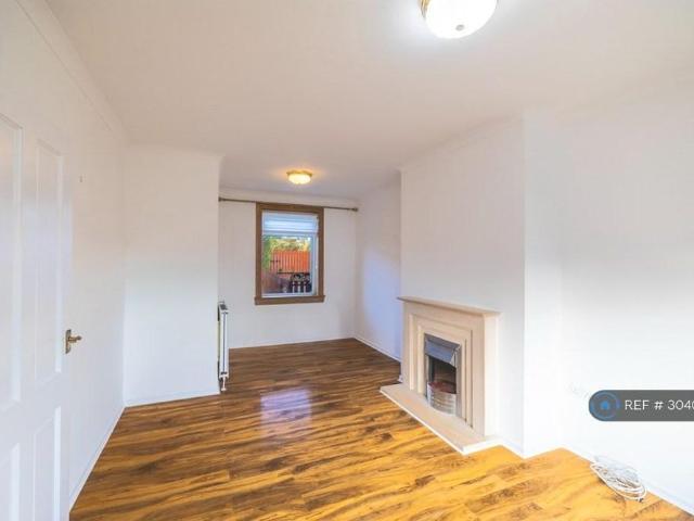 2 bedroom end of terrace house to rent