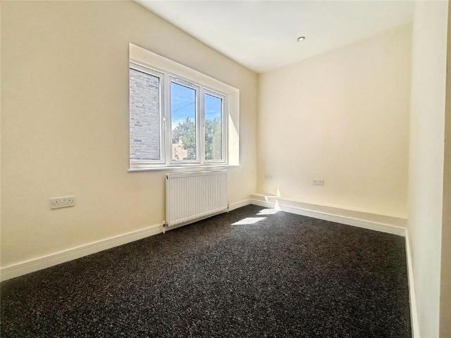 2 bedroom end of terrace house to rent
