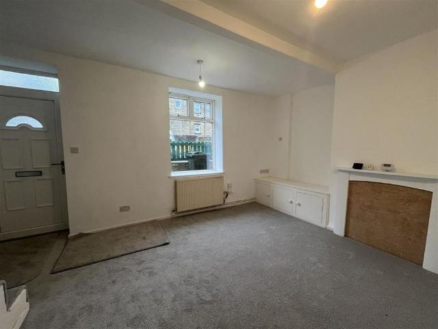2 bedroom end of terrace house to rent